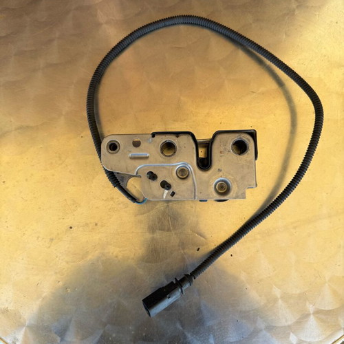 Volkswagen Golf 6 GTI Hood Lock used