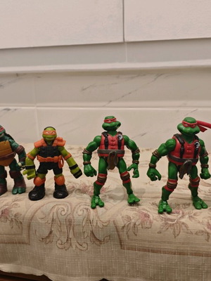 Mutant Ninja Turtle Playmates 2005 used figures