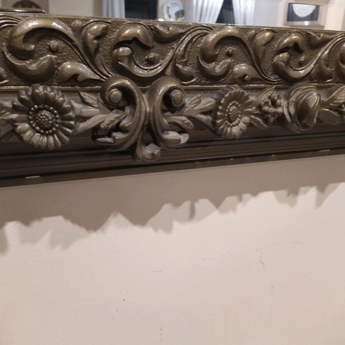 Mirror with carved frame like new, dimensions 1.25x0.75