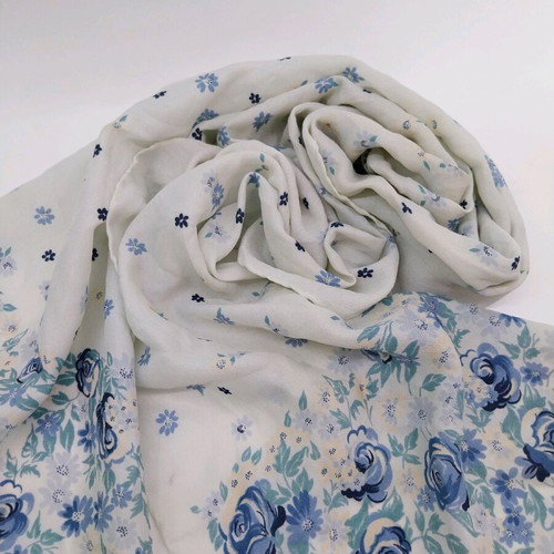 Italian Lucia scarf with beautiful floral design like new