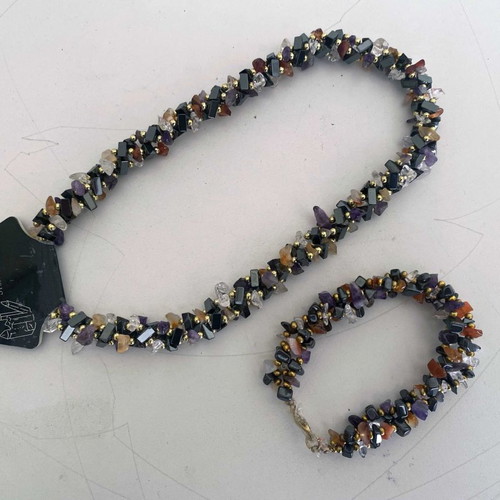 Jewelry set with natural semi-precious stones new