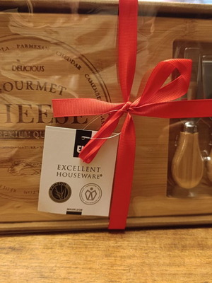 Cheese and charcuterie serving set