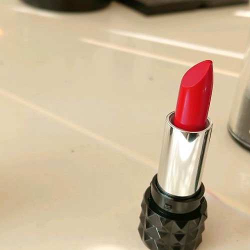 Kat Von D lipstick and primer pack used