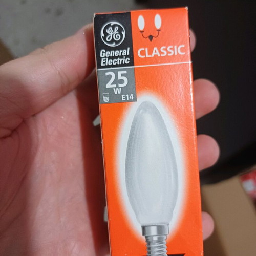 General Electric E14 incandescent bulb matte new