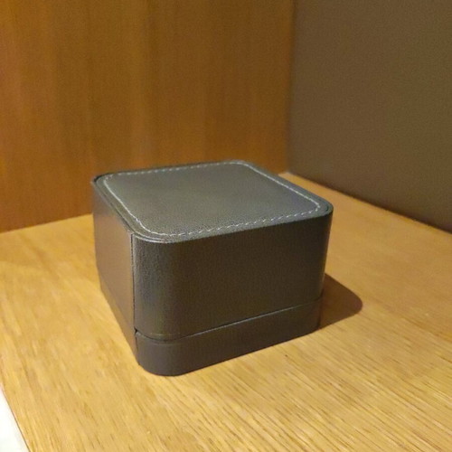 Omega Constellation box like new