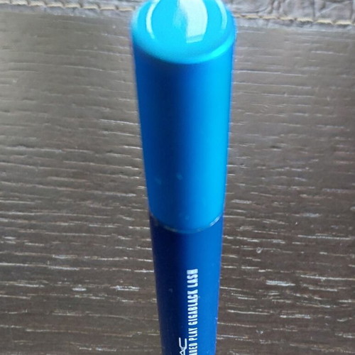 M·A·C Extended Play Gigablack Lash mascara