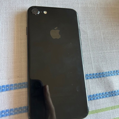 iPhone 7 like new with 100% new battery black 16GB