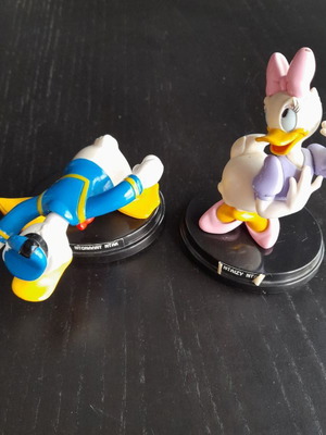 Φιγούρες Disney Daisy και Donald μεταχειρισμένες με 2 τεύχη