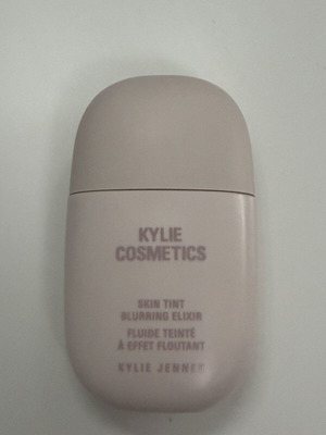 Kylie Cosmetics foundation skin tint 6N used once