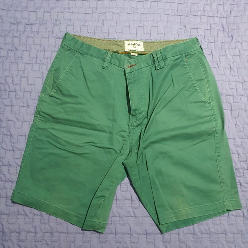 Billabong bermuda green like new, size 34