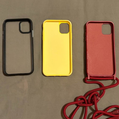 Set of 3 iPhone 11 cases like new, transparent, yellow and red with strap