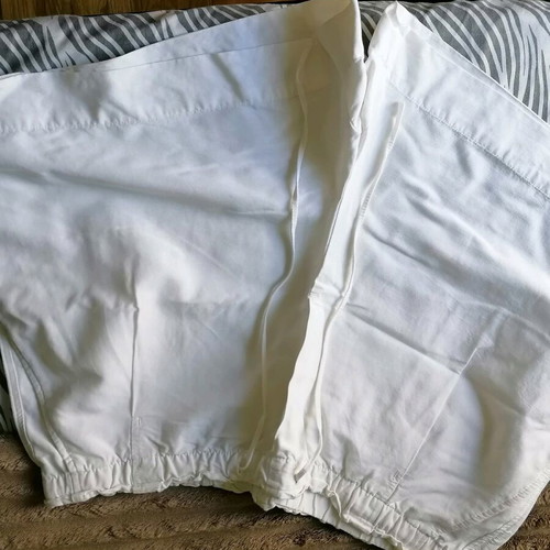 White H&M Bermuda shorts like new, size L
