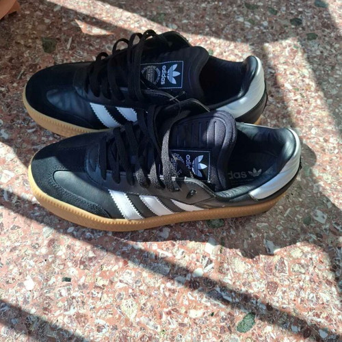 Ανδρικά αθλητικά παπούτσια Adidas Samba σαν καινούργια, μέγεθος 45, λευκό-μαύρο