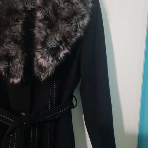 Wool coat Veto with stripe and detachable fur collar like new, black