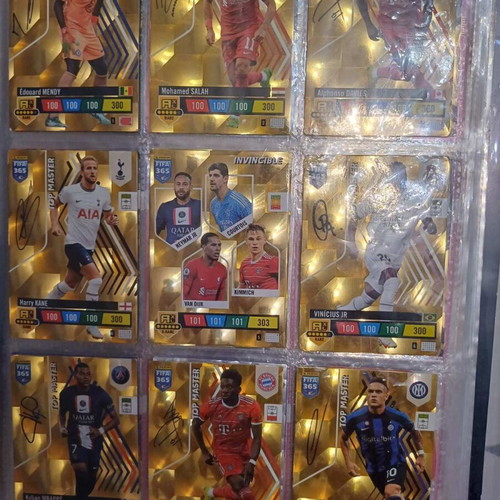 Adrenalyn album FIFA 365 2023 like new with cards and gifts