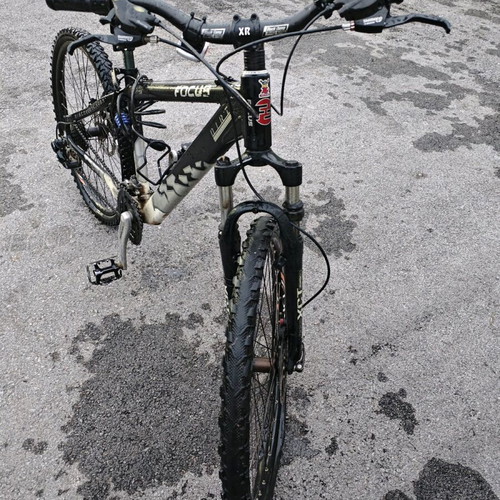 Mountain bicycle like new, disc brakes, 27 inch, men's
