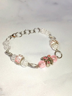 Χειροποίητο μαγικό βραχιόλι ροζ με διαφανείς χάντρες και πεταλούδα νέο