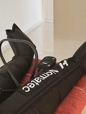 Hyperice Normatec 3 pressotherapy boots like new