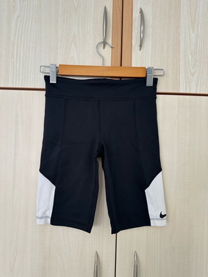 Nike kids' leggings medium black like new