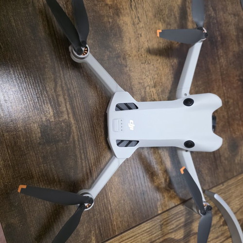 DJI Mini 4 Pro Fly Combo drone