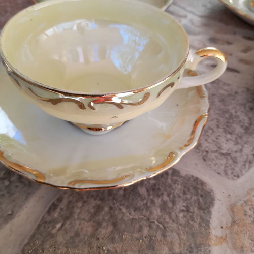 Collectible tea cup set porcelain with gold details like new