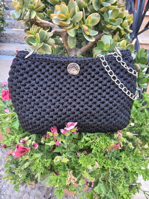 Handmade 2-in-1 black knitted bag with silver lurex and chain