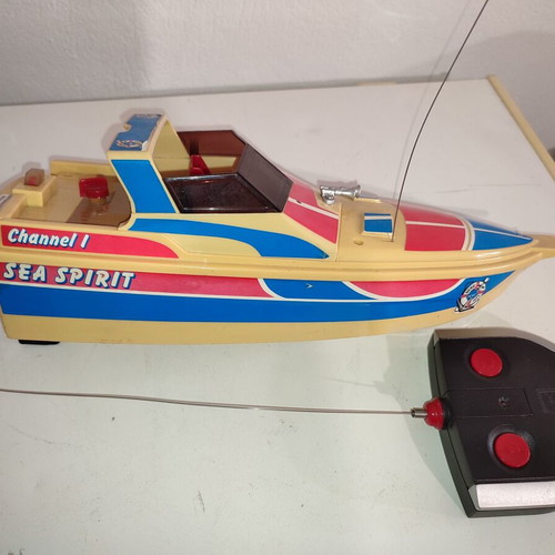 Dickie remote control boat used