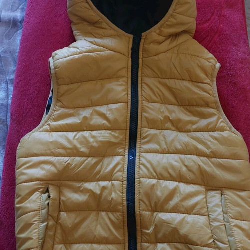 Sleeveless jacket for boys new, yellow and gold