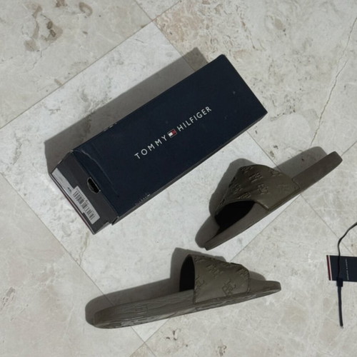 Tommy Hilfiger slides used, size 45, green