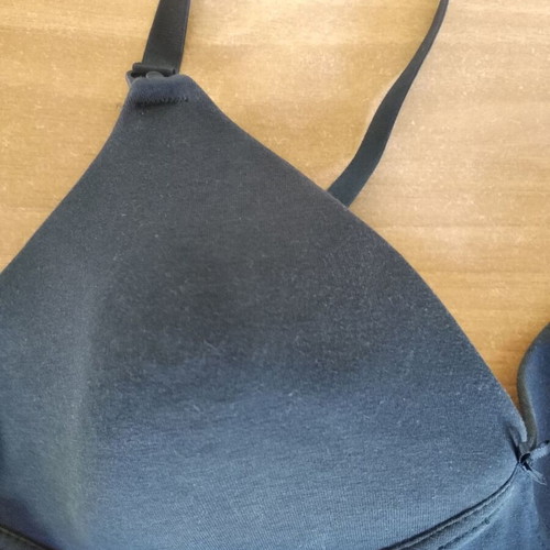 H&M Nursing Bra 80C like new, wire-free