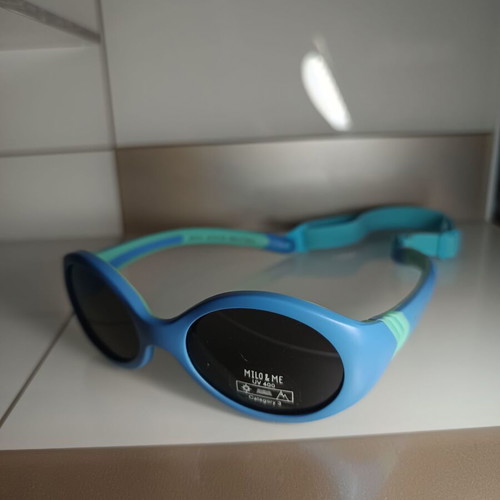 Milo & Me baby sunglasses new, blue
