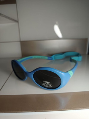 Milo & Me baby sunglasses new, blue