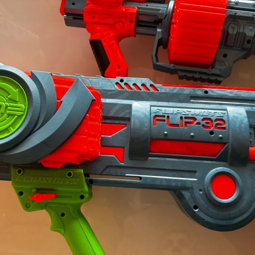 Nerf guns like new, 2 pieces with Flip 32 and Elite 2.0