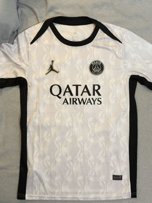 PSG x Jordan T-shirt new, medium size
