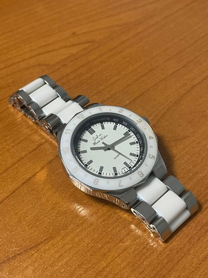 Graf von Monte Wehro unisex watch like new, white and silver