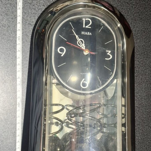 Hua Ba Quartz Table Clock like new with rotating pendulum