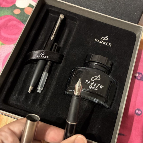 Parker IM Essential Matte Black CT gift set with pens and ink