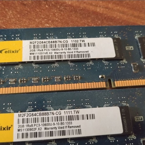 DDR3 PC3-10600U RAM 2x2 GB Elixir Nanya Technology like new