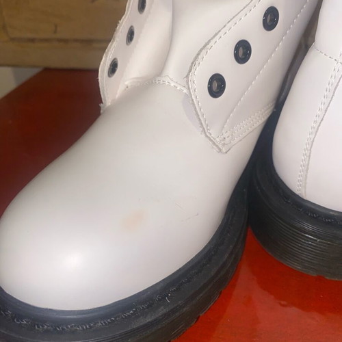 Women's white ankle boots like new, without laces