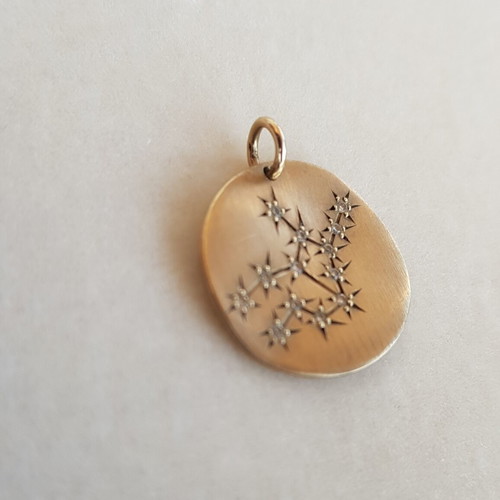 Lilalo Virgo constellation pendant 9K gold with diamonds