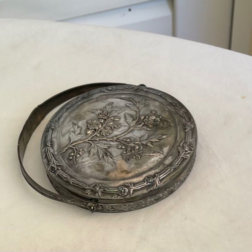 Set of used vintage kitchen items
