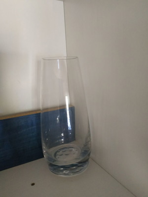 Crystal vase like new, cone-shaped