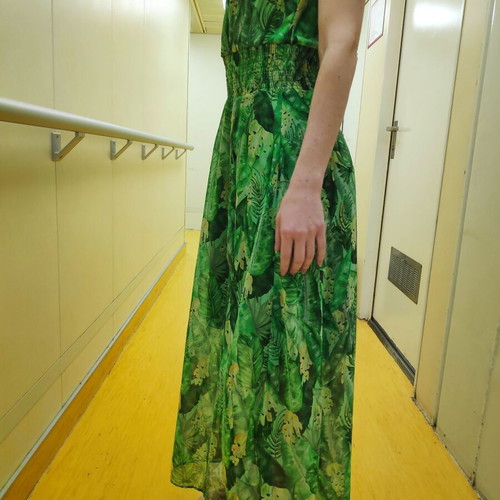 Summer maxi dress like new, green with yellow patterns