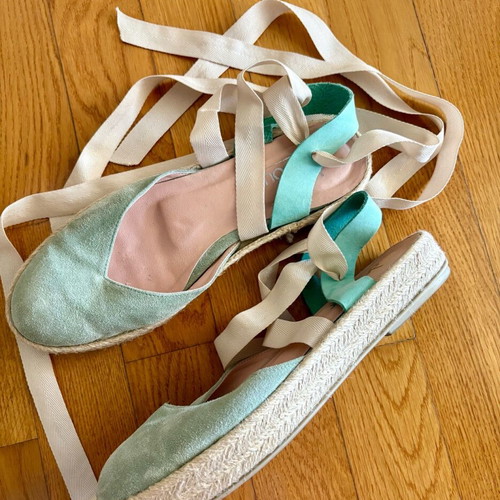 De.bour espadrilles size 40 like new, handmade leather mint color