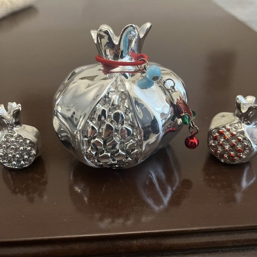Silver decorative pomegranate set like new, table decor