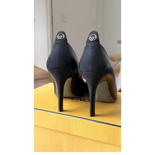 Fendi leather heels size 36 used, black