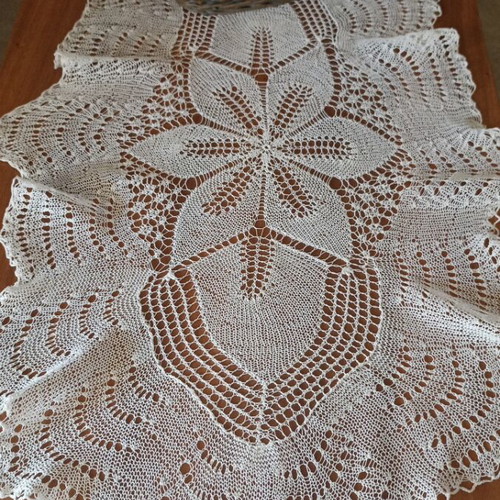 Handmade white crochet table runner 1.10x0.60 like new