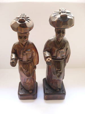 Vintage pair of wooden decorative statues Asian women like new
