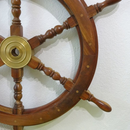 Ship Wheel wooden, like new, sturdy construction