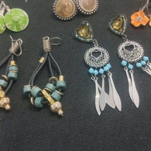 Earrings new, pack of 8 pairs multicolored